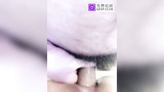 学生妹和男友尝试菊花初解禁，好痛好痛抹点油两根手指插进去松松再放鸡巴插，哇好棒_哇哇嗯嗯