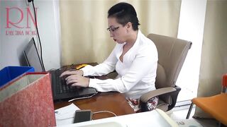 Woman Secretary Gets Fucked with a Dildo. Hidden Camera in the Office 1