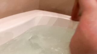 Enjoying a Good Doggystyle in the Jacuzzi. Shaking my Ass for Daddy