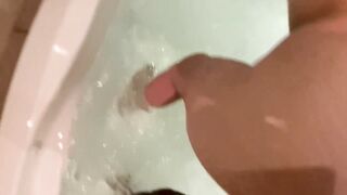 Enjoying a Good Doggystyle in the Jacuzzi. Shaking my Ass for Daddy