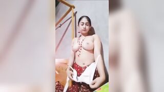 New Teen Indian Girl make Video for Boyfriend