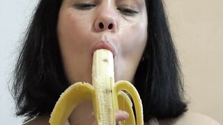 Housewife Teen Fucks Banana in the Kitchen