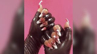 Dollicious666 gloves and nails