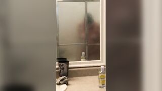 Caught my girlfriend’s orgasm with the shower head