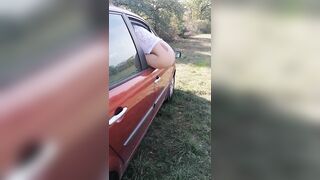 She took her ass out in the car