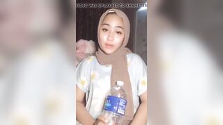 Hijab girl showing the boobs