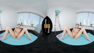 VR 180 - Milana Ricci Working out at Home