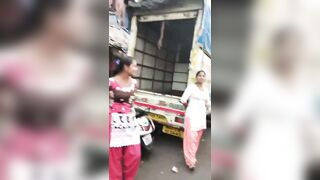 Red light area grant road aunty sex in RS 200