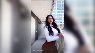 Jerk off challenge: slutty Muslim Libyan with a big ass