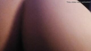 Twerking slut gets fingered