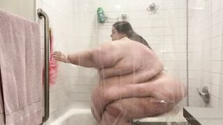 USSBBW in the shower