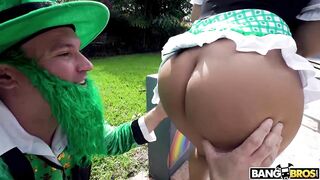 BANGBROS - Big Booty MILF In Irish Costume (Rose Monroe) Sucking A Magicaly Delicious Big Cock