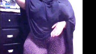 Arab girl with a big ass wearing a Niqab shows big boobs