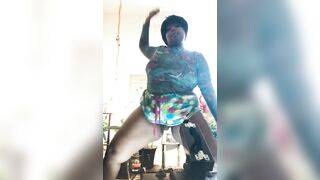 Bbw with freaky phat ass twerking