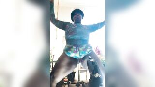 Bbw with freaky phat ass twerking