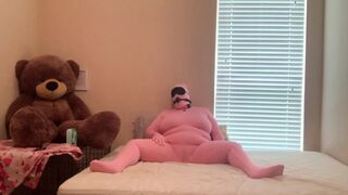 Pink Zentai BBW masturbating