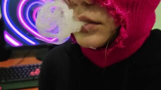 CUTE GIRL IN BALACLAVA SMOKING VAPE TO MUSIC! SMOKING FETISH!