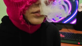 CUTE GIRL IN BALACLAVA SMOKING VAPE TO MUSIC! SMOKING FETISH!