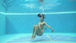 Hot big ass euro milf Sazan underwater erotics