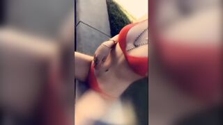 Bella Thorne Jerk off Challenge (with Moans)