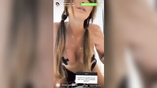 Sarah Caus Close Friends in Instagram Showing the Pussy