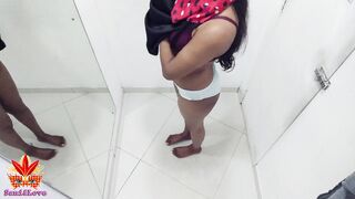 Fiton එකට ලස්සන අලුතෙන් ගත්ත නයිටිය Sri Lankan New Sex Babe Fitting Night Dress in Dressing Room