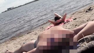 DICK PUBLIC FLASHING ON BEACH