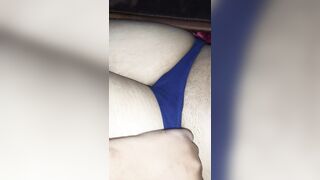 Behan ki panty khol ke chut me hath lagaya. Indian beautiful shaved pussy.