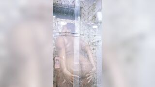 SHOW IN THE SHOWER WITH A DELICIOUS END CUM IN SQUIRT