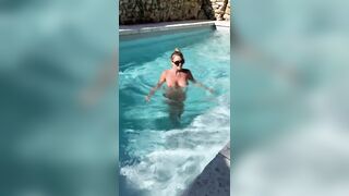 Je le chauffe dans la piscine