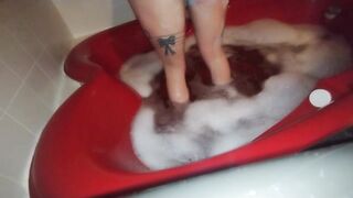 Dirty little slut takes a bubble bath in heart shaped tub and plays with feet ????????????