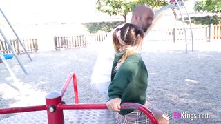 Amateur petite babe enjoys a good public blowjob