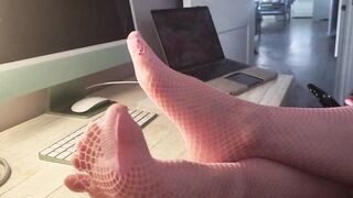 MissTandFeet showing off new pink fishnets for pervs to see