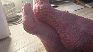 MissTandFeet showing off new pink fishnets for pervs to see