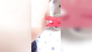 洗濯ばさみでぎゅっとしたら跡が…♡ 素人日本人おっぱい/Japanese Amateur Hentai Nipple Play