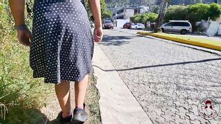 WITH A BEAUTIFUL BLUE DRESS, I GO OUT TO THE STREETS OF MORELIA TO MAKE AN EXHIBIT