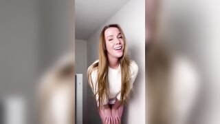 Alexis Crystal fucks herself non-stop on a videocall