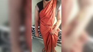 Saree Mami Seducing