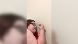 Pretty white bbw doing solo and using toys to play with herself