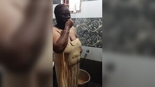 Indian anty bathroom bathing performance videos