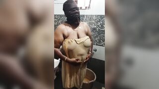 Indian anty bathroom bathing performance videos