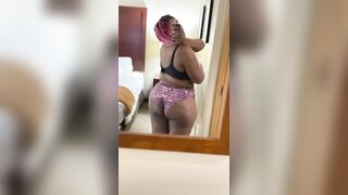 Lusty oceans shows off her unique body