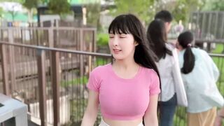 台灣女子公園脫內衣緊張又刺激