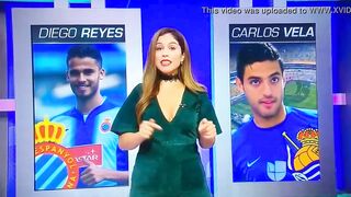 Ana Caty Hernández Goribuena En Minivestido Verde Piernona - YouTube (720p)