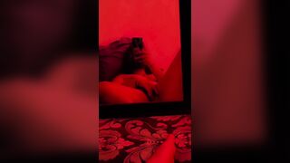 Latina caliente se toca en su cuarto antes de clases