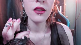 Sucking Marlboro Reds with red lipstick (close-up) | Smoking Astrid