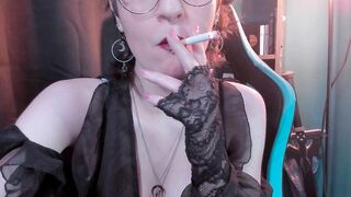 Sucking Marlboro Reds with red lipstick (close-up) | Smoking Astrid