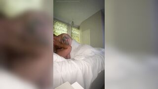 Slutwife Gives Cuck Husband Her Smelly Used Pussy in Hotel Bed