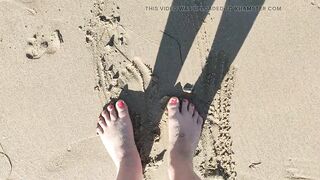 Nice Feet on the Beach